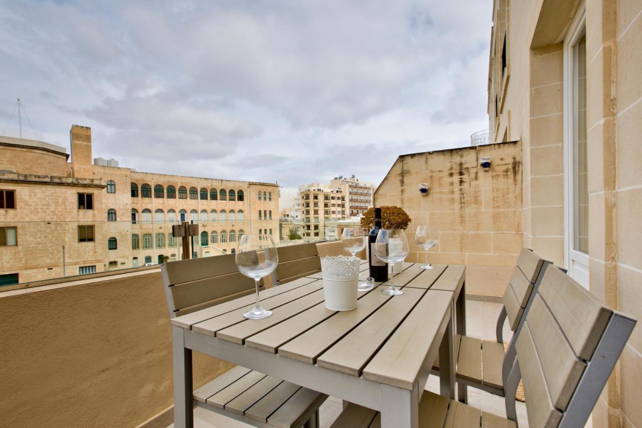 Bright And Central 2 Bedroom Apartment In Sliema Exterior photo